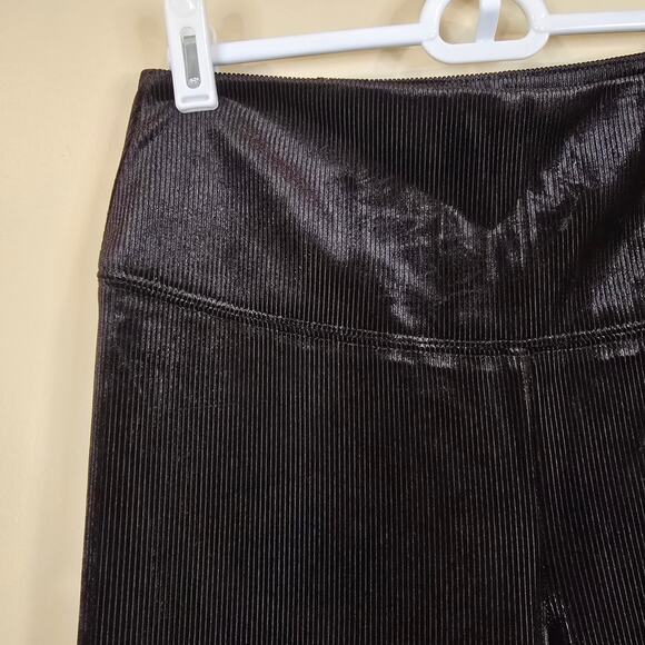 Women's WHBM Black Ribbed Velvet "Runway Legging" Pants | Size 6 - Picture 5 of 10